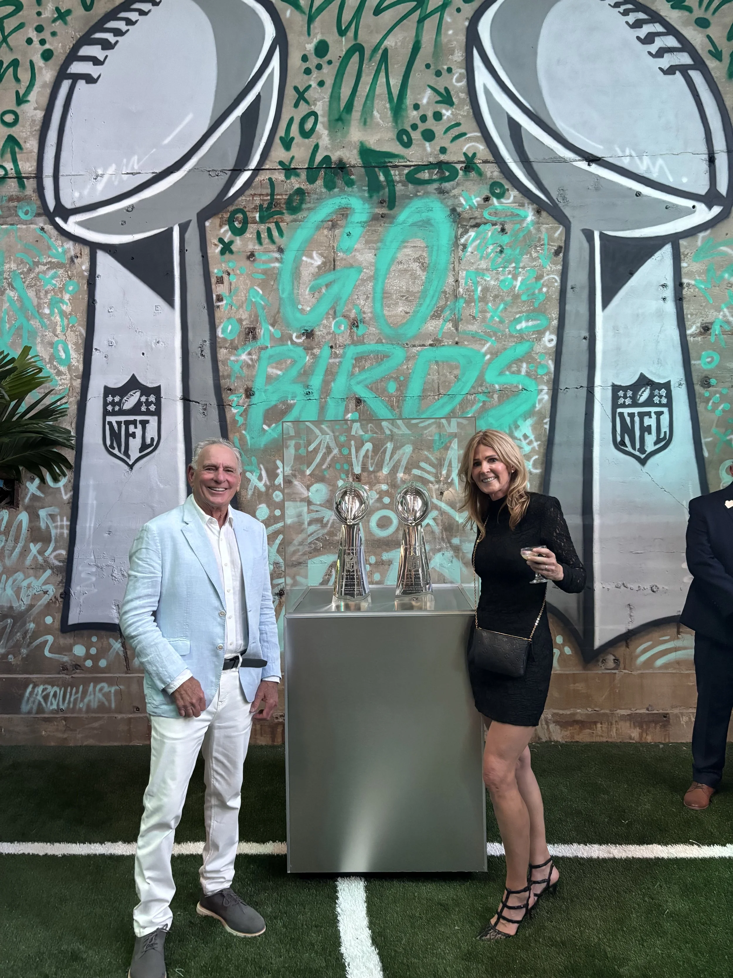 Dr. Cohen with Marlene Dhoore and Trophy